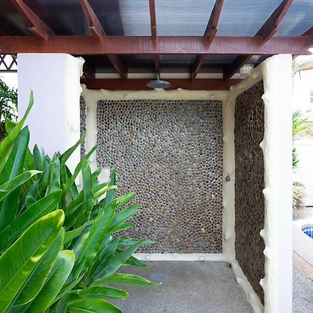 Beautiful 5Br Villa Felicity, Pool & Garden, Near Naiharn Rawai ภายนอก รูปภาพ