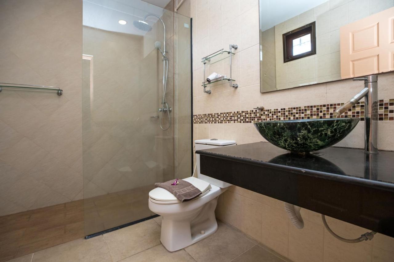Beautiful 5Br Villa Felicity, Pool & Garden, Near Naiharn Rawai ภายนอก รูปภาพ